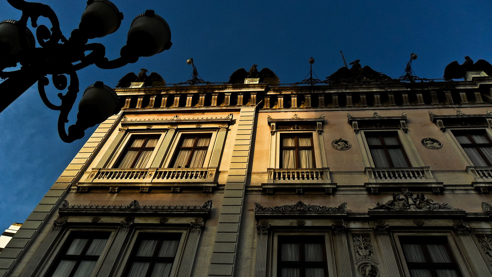 Palácio do Catete facade at golden hour